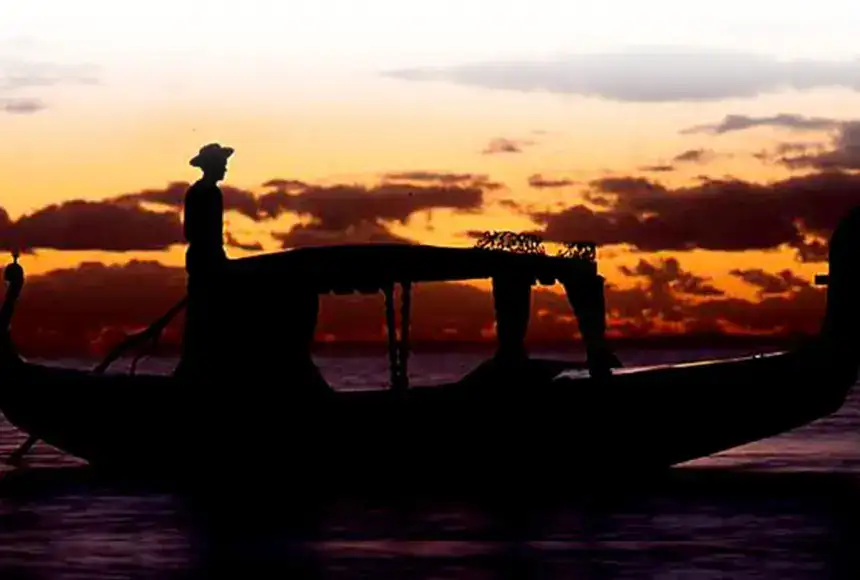 Photo showing Golden Gondola Cruising